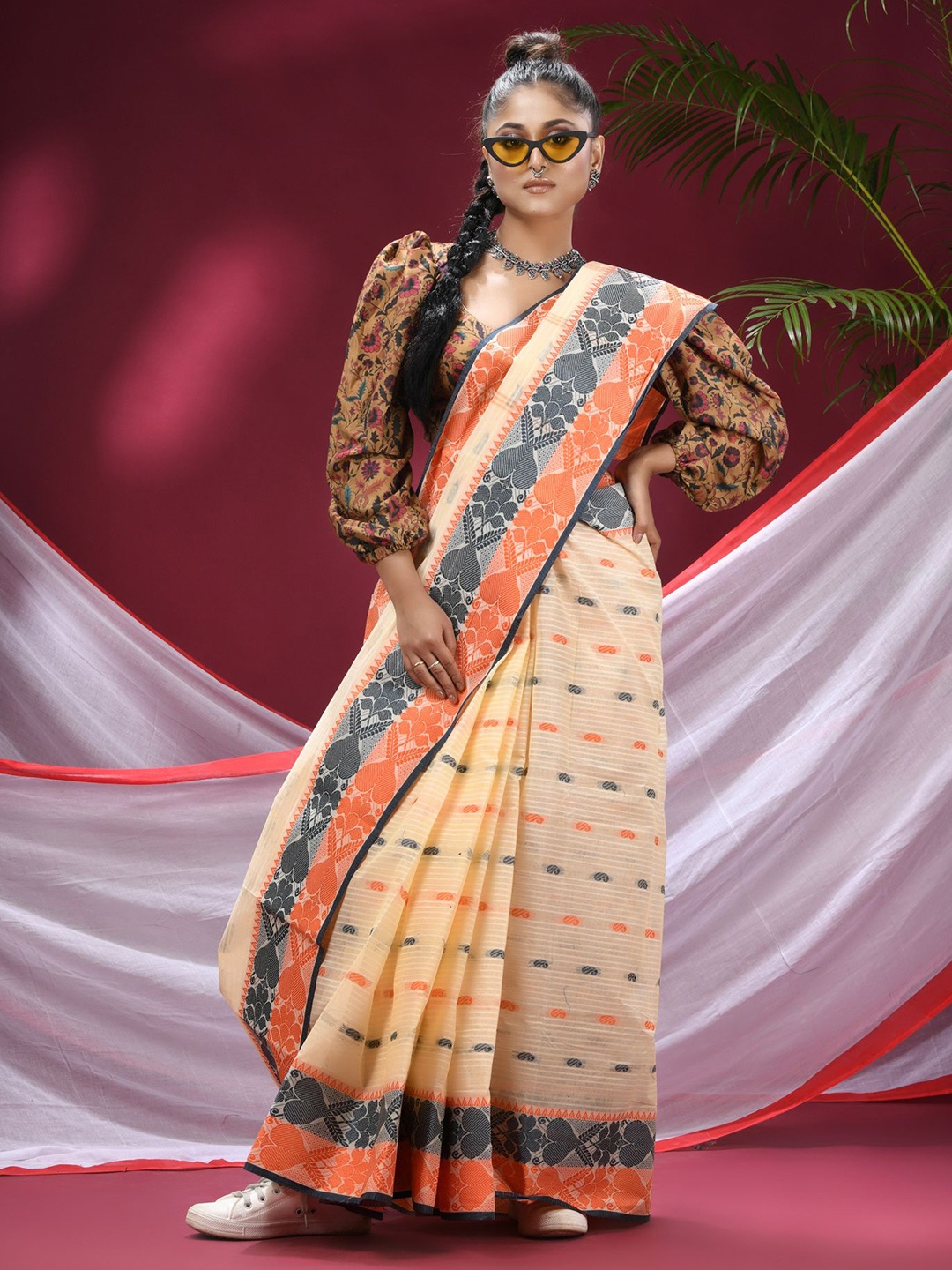 

TANTLOOM Paisley Pure Cotton Taant Saree, White