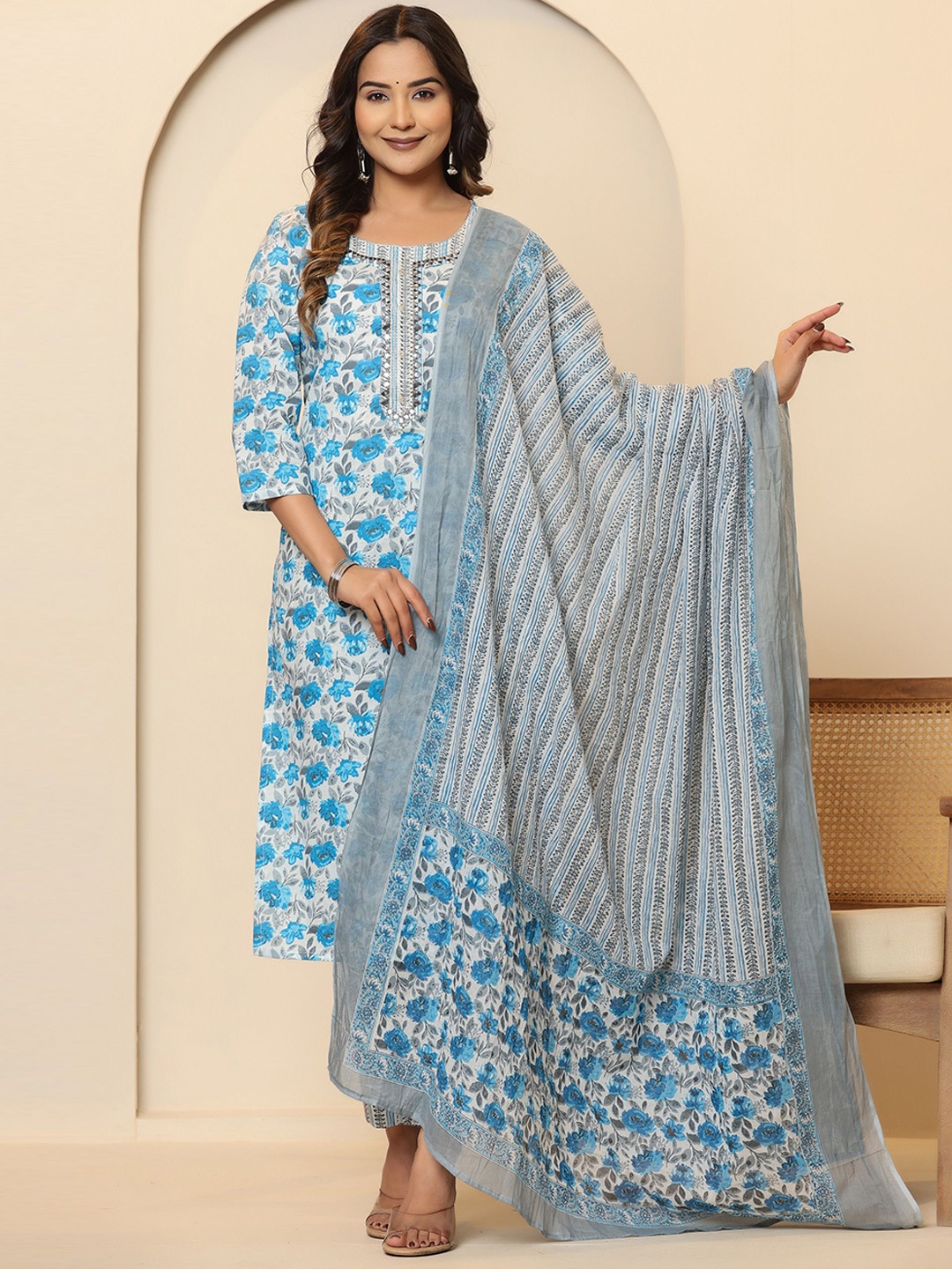 

PRIVIE Floral Printed Regular Pure Cotton Straight Kurta with Trousers & Dupatta, Blue