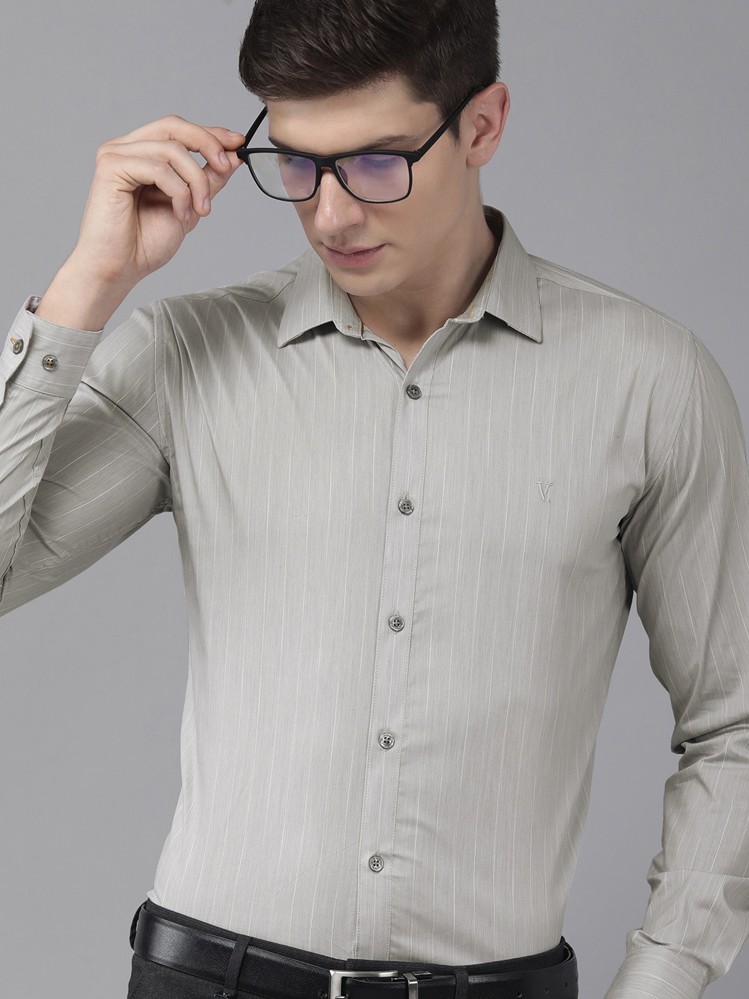 

V Dot Men Grey Skinny Fit Striped Formal Shirt