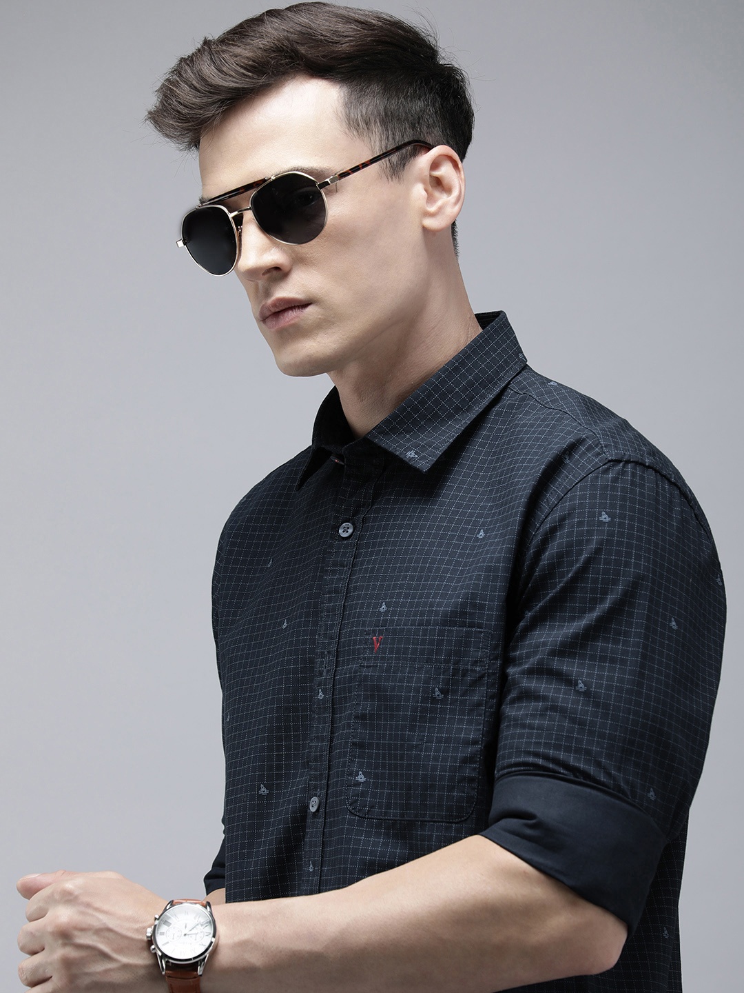 

Van Heusen Sport Slim Fit Pure Cotton Checked Casual Shirt, Navy blue