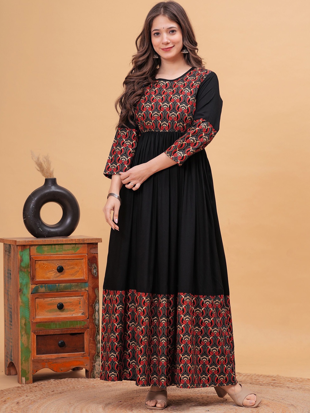 

DK FAB Women Ethnic Motifs Printed Asymmetric Kurta, Black