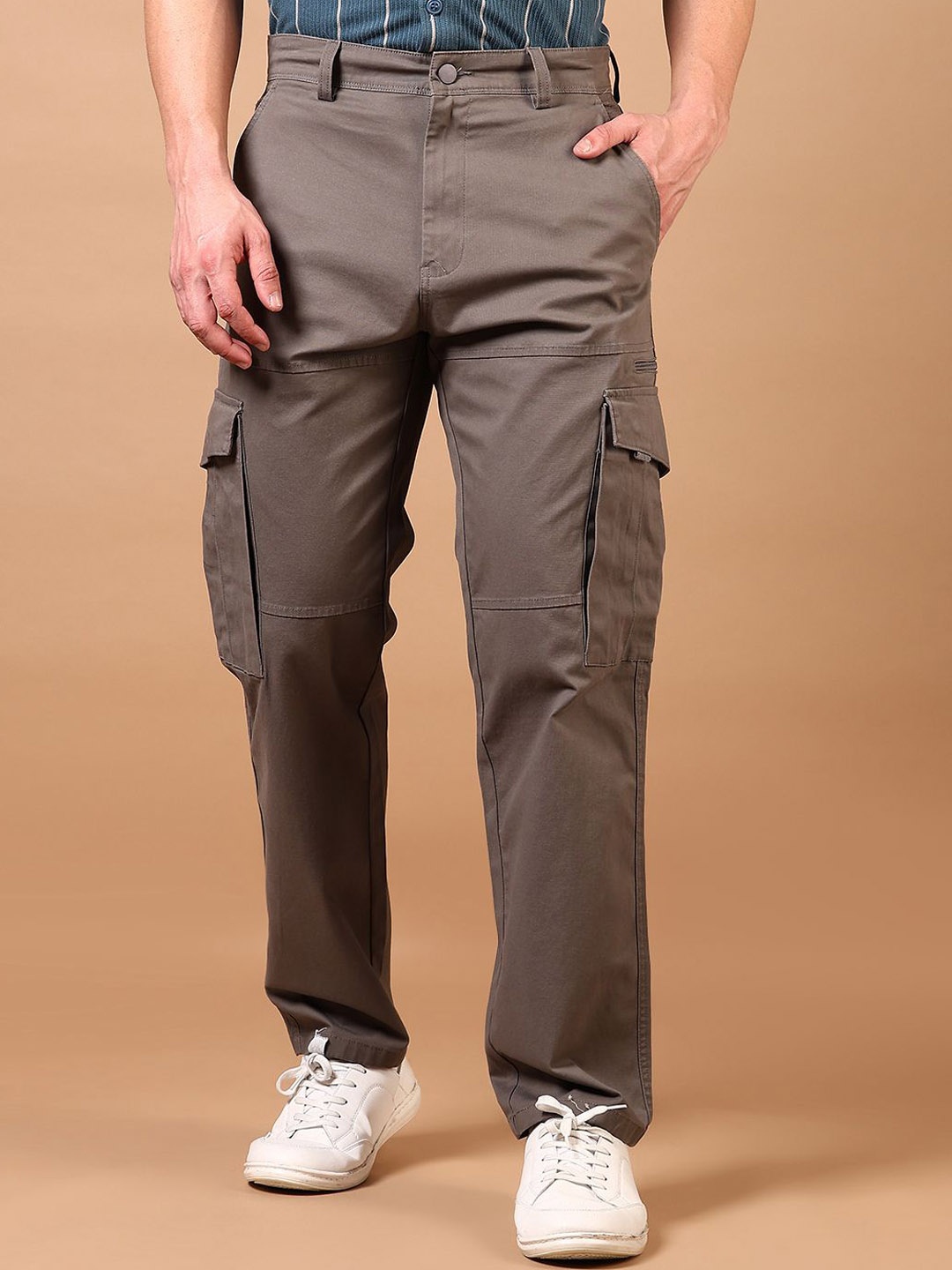 

V-Mart Men Cargos Trousers, Grey