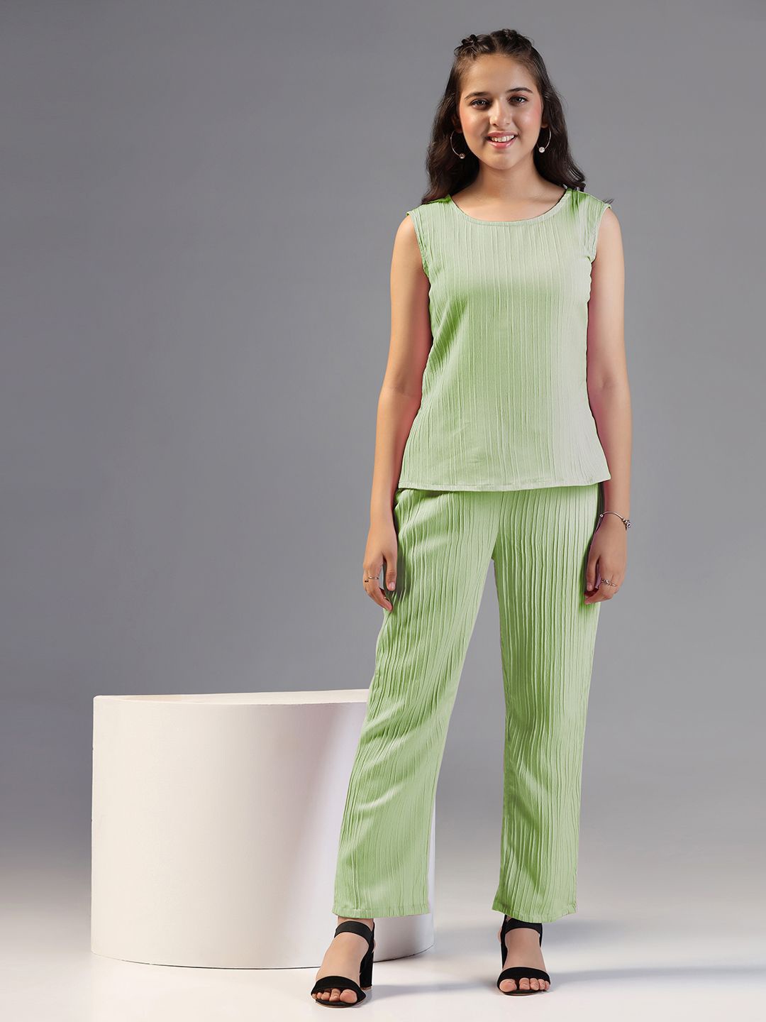 

YK Girls Round Neck Top With Trouser, Green
