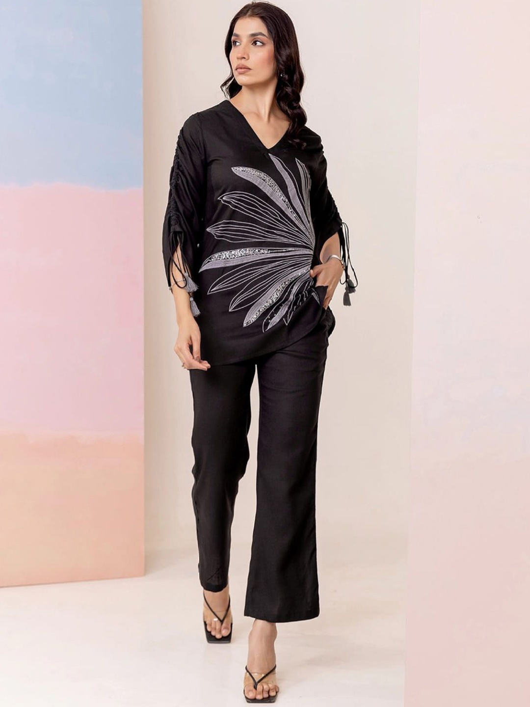 

MISRI Floral Printed V-Neck Top With Trousers, Black