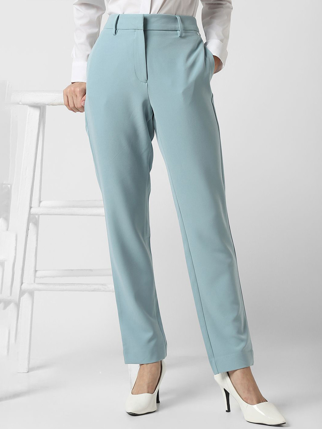 

Van Heusen Woman Solid Formal Regular Fit Trousers Trousers, Blue