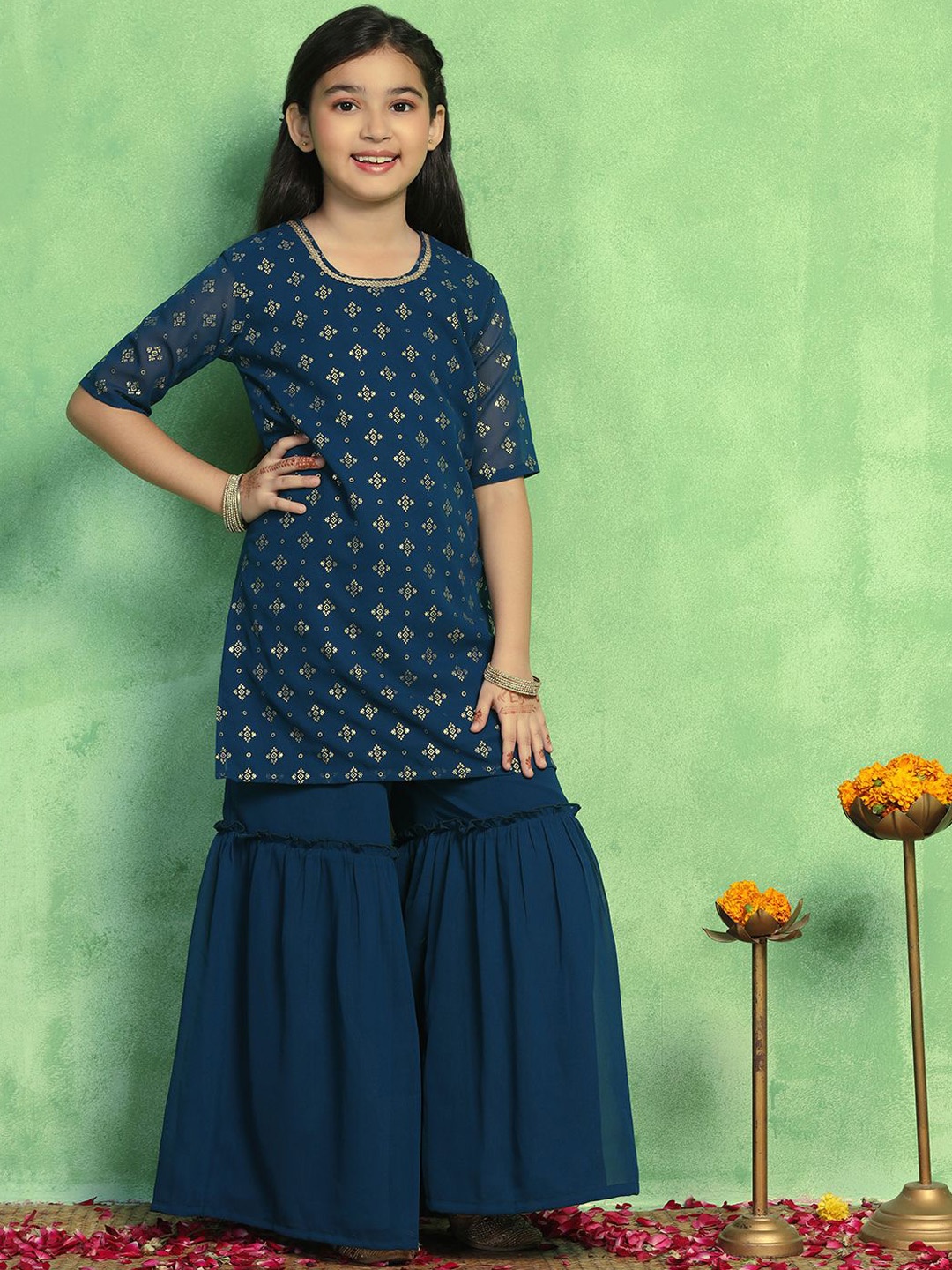 

Sangria Girls Teal Blue Floral Foil Printed Round Neck Georgette Straight Kurta & Sharara