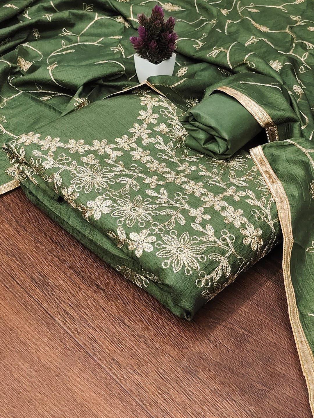 

BlissFlair Floral Zari Embroidered Chanderi Cotton Unstitched Dress Material, Green