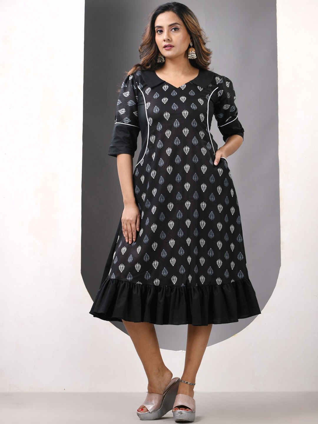 

Charukriti Printed Cotton A-line Ethnic Dress, Black