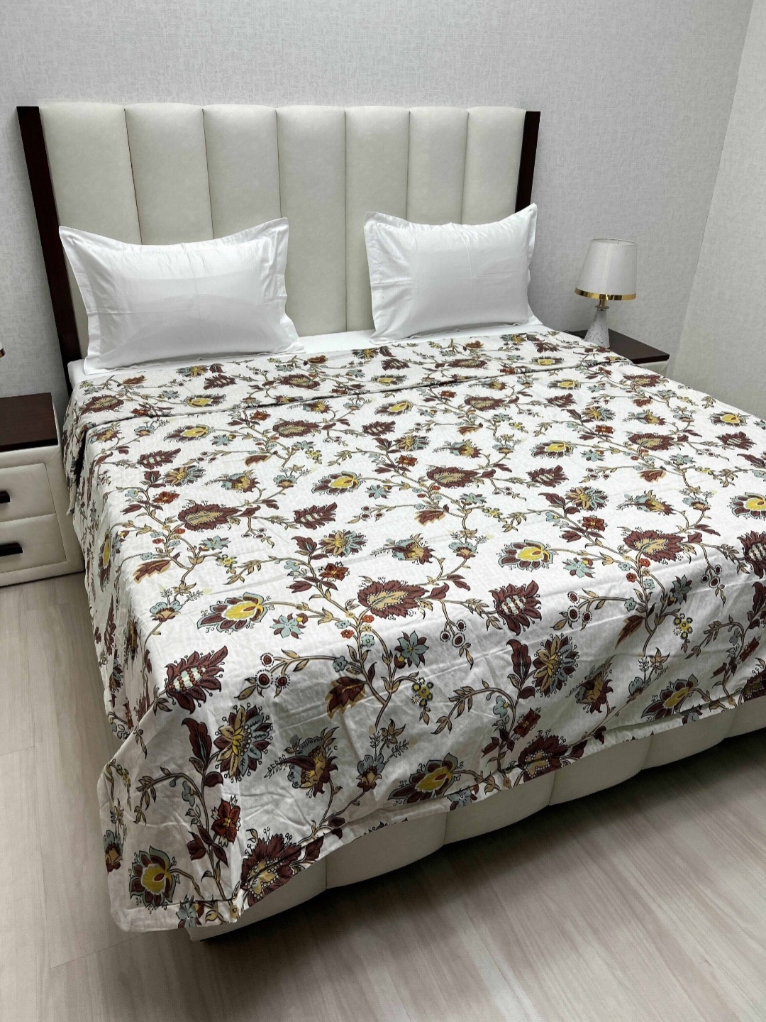 

Pure Decor Comfy White Printed 354 GSM Microfiber AC Room Double King Bed Comforter