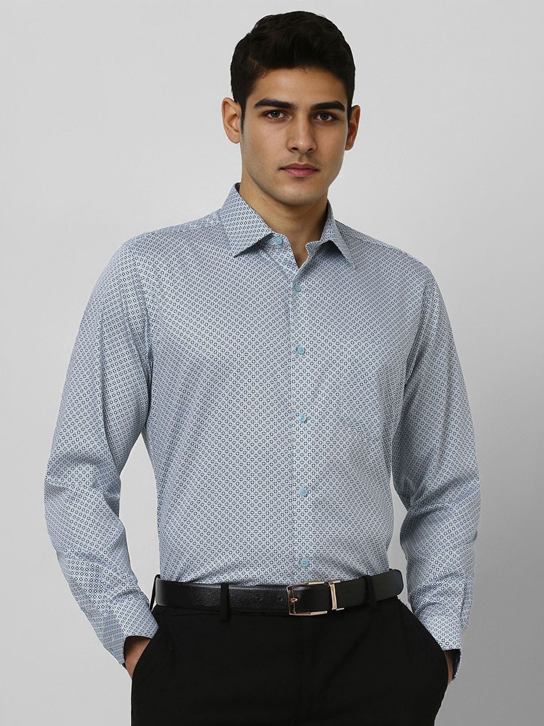 

Van Heusen Men Spread Collar Geometric Printed Cotton Formal Shirt, Blue