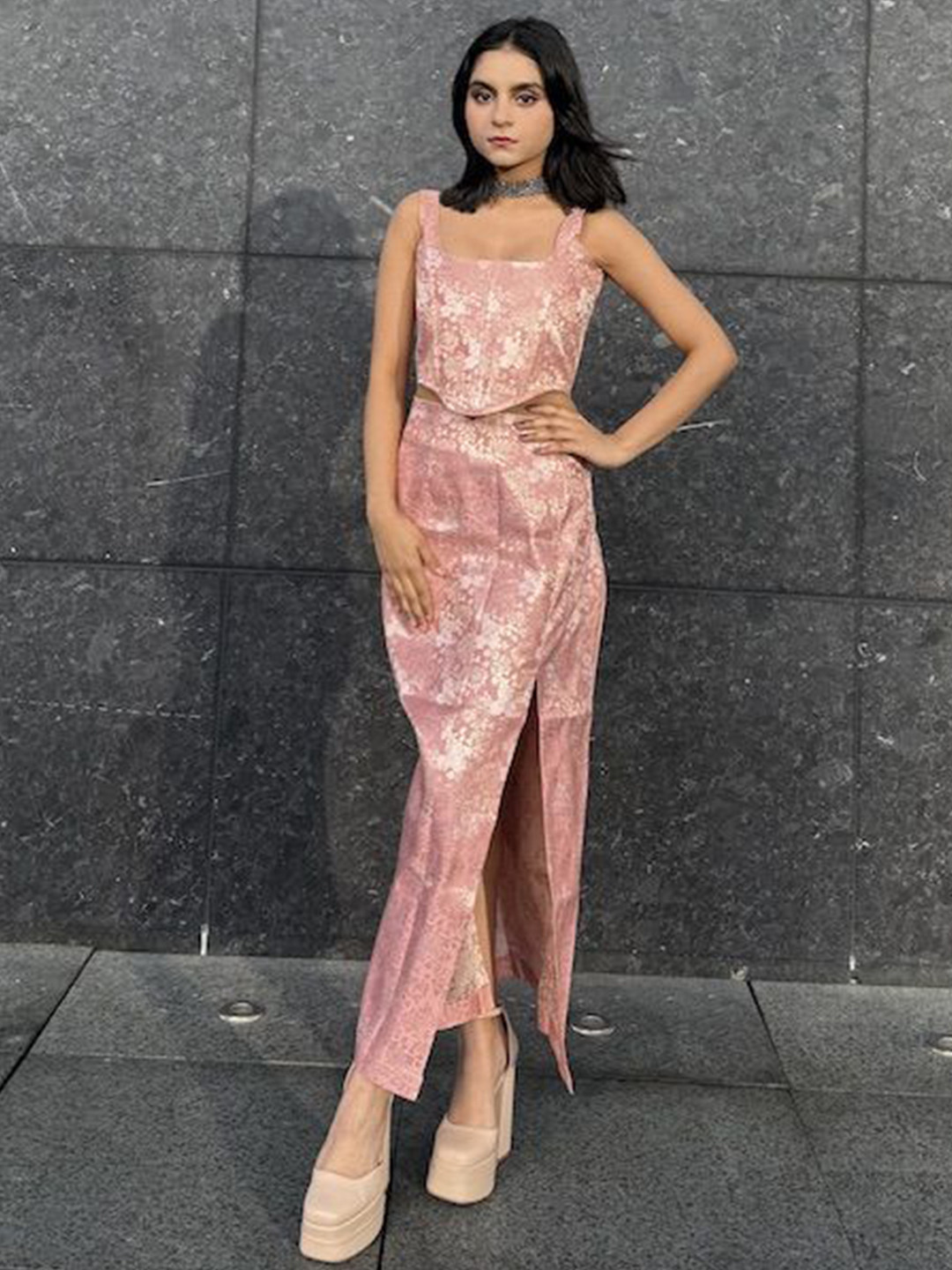 

Kihums Woven Design Square Neck Corset Top With Skirt, Peach