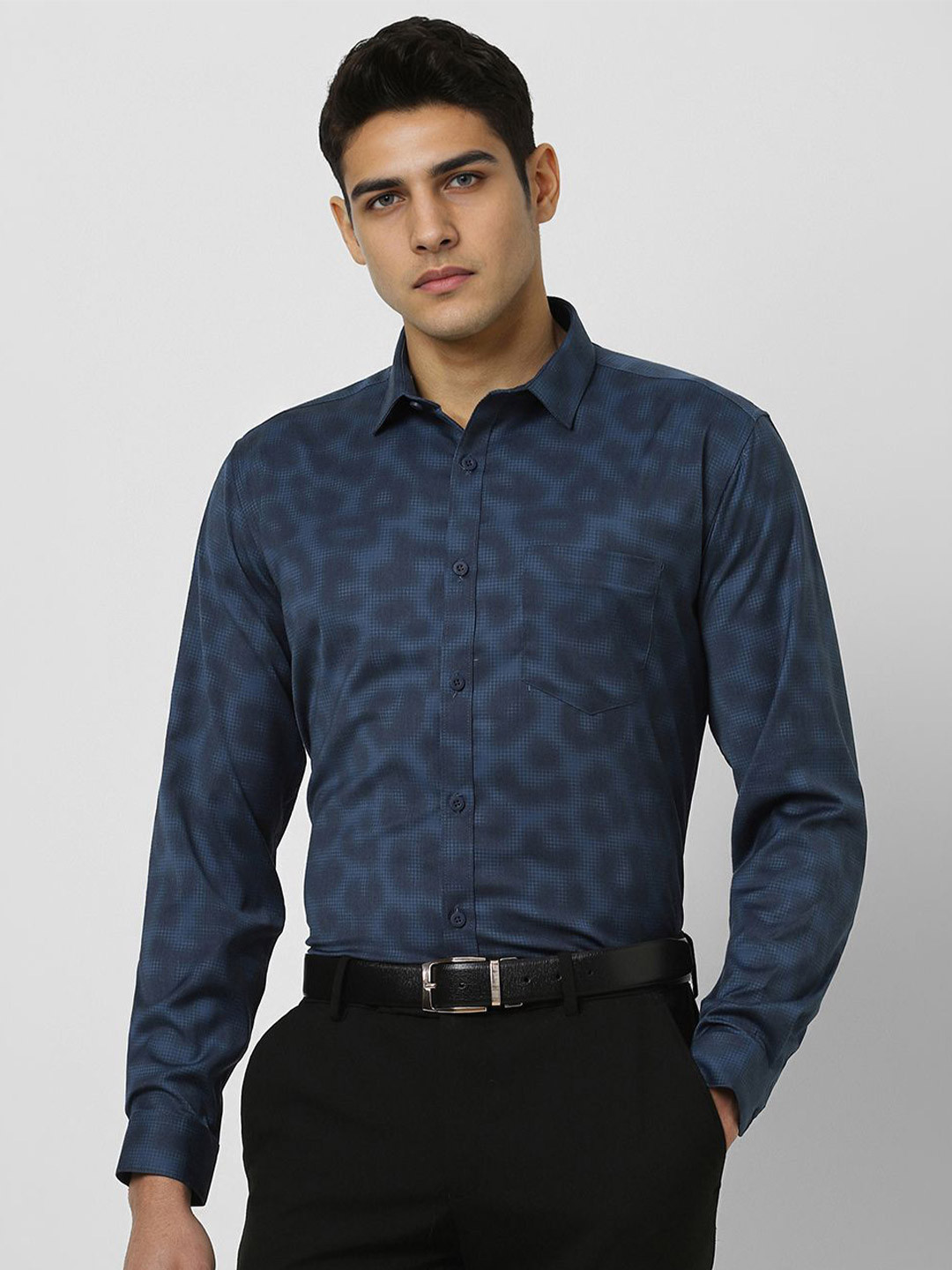 

V Dot Men Slim Fit Spread Collar Abstract Printed Formal Shirt, Navy blue