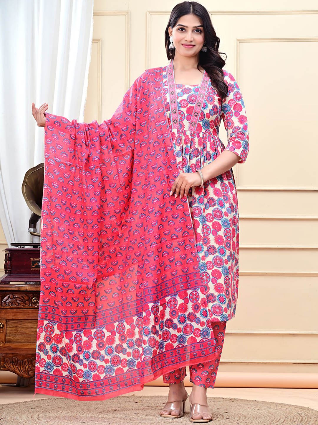 

RETCAP Floral Printed Empire A Line Pure Cotton Kurta With Trousers & Dupatta, Pink