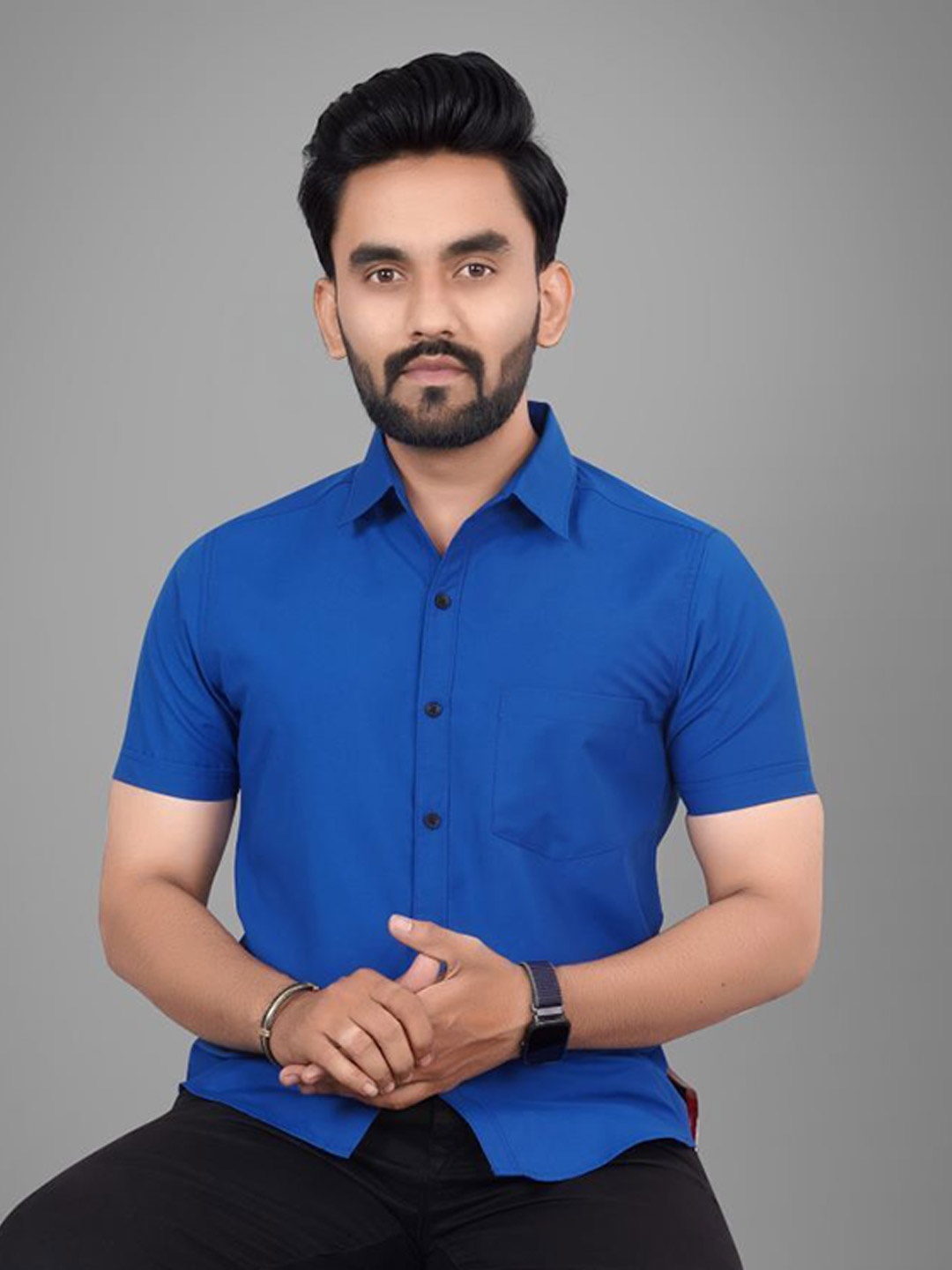 

Metronaut Men Regular Fit Spread Collar Solid Cotton Casual Shirt, Navy blue
