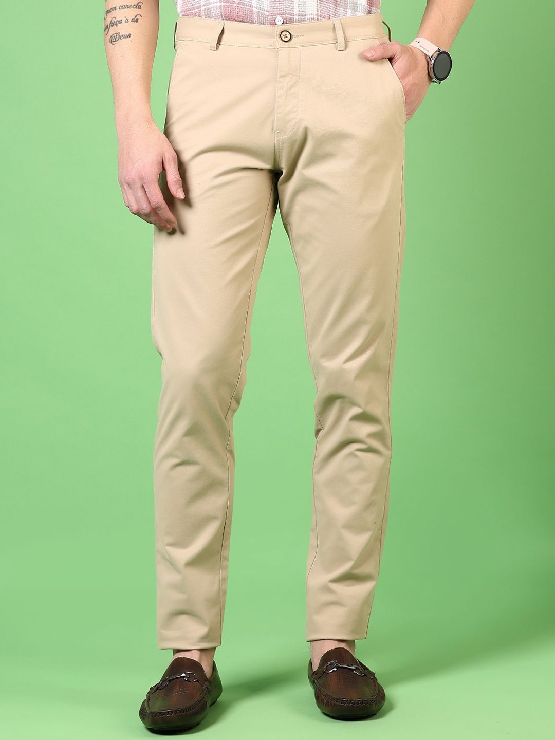 

V-Mart Men Solid Cotton Regular Fit Mid Rise Chinos, Beige