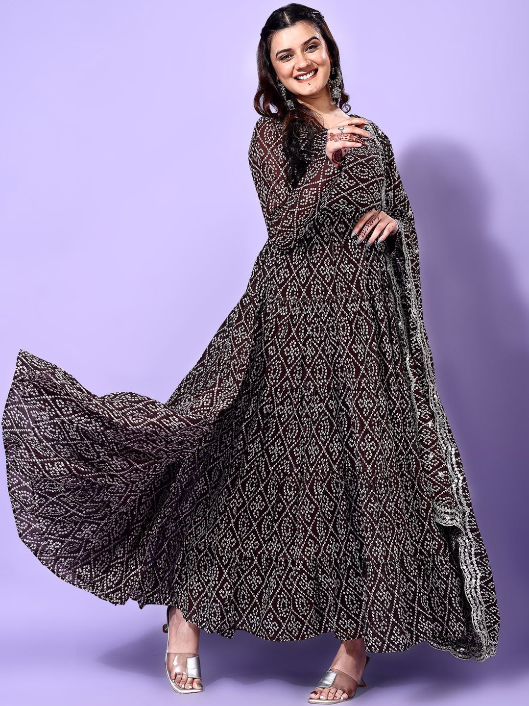 

Fashionuma Women Bandhani Printed Tiered Kurta with Pyjamas & With Dupatta, Violet