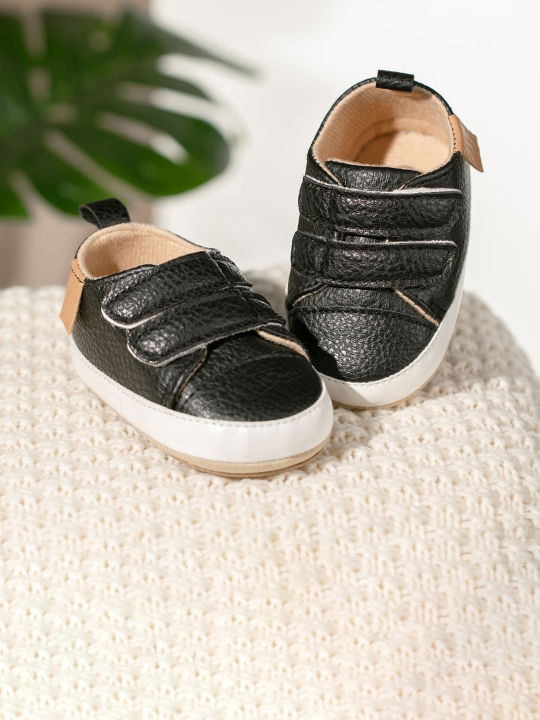 

NESKA MODA Kids Textured Anti-Slip Double Velcro Booties, Black