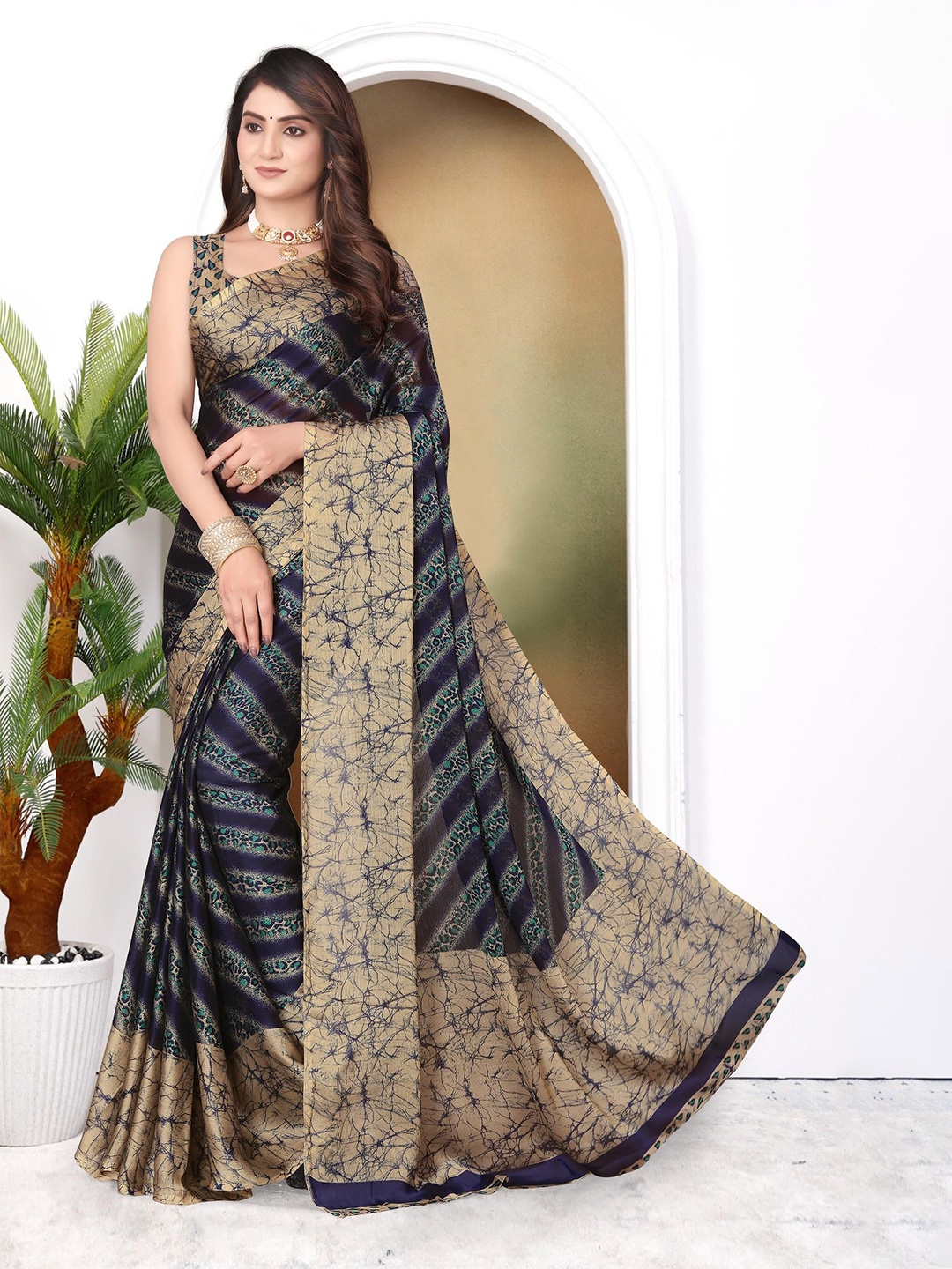 

MAGNEITTA Women Abstract Printed Pure Chiffon Saree, Navy blue