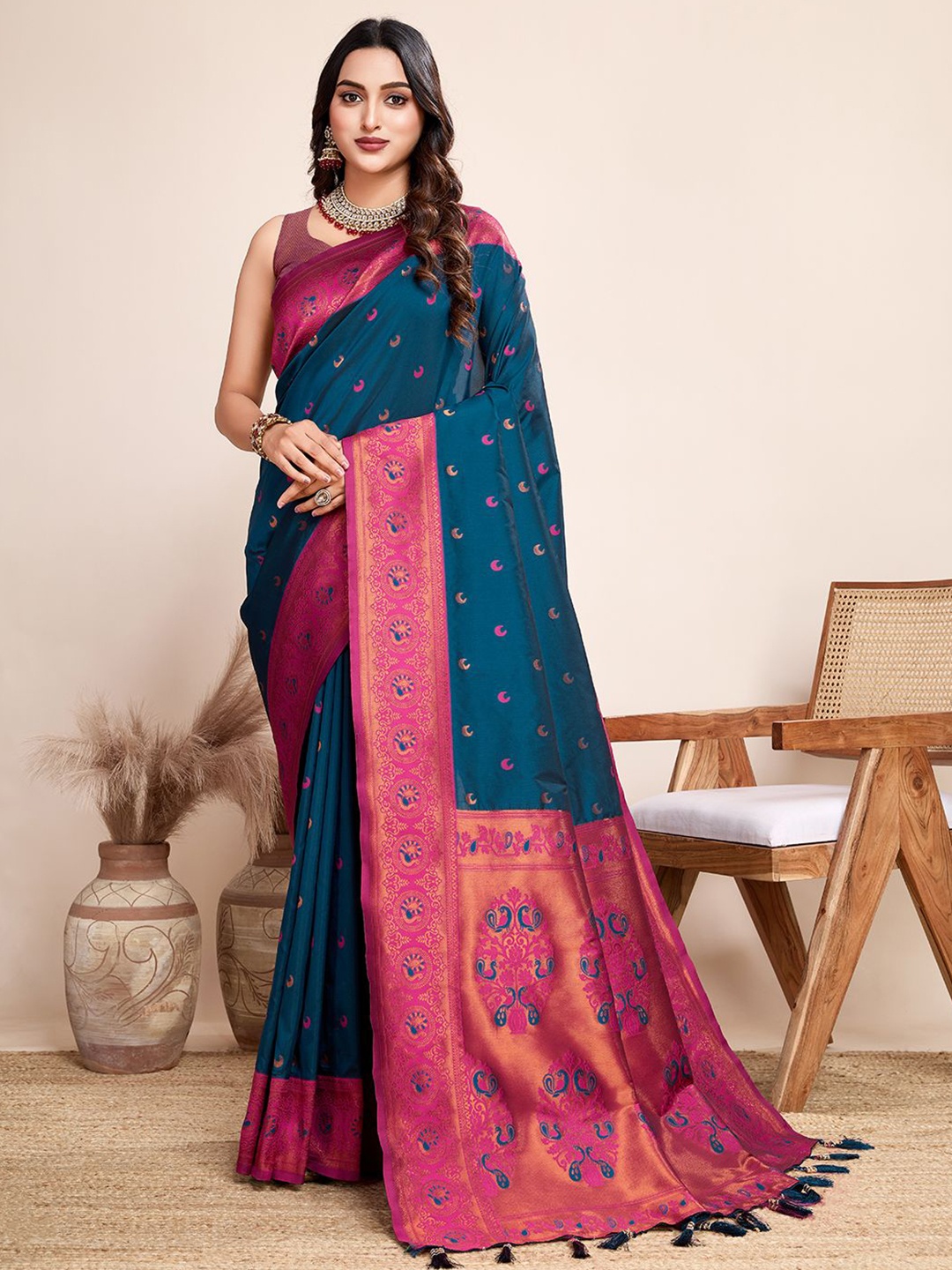 

VARNI FABRICS Woven Design Zari Saree, Blue