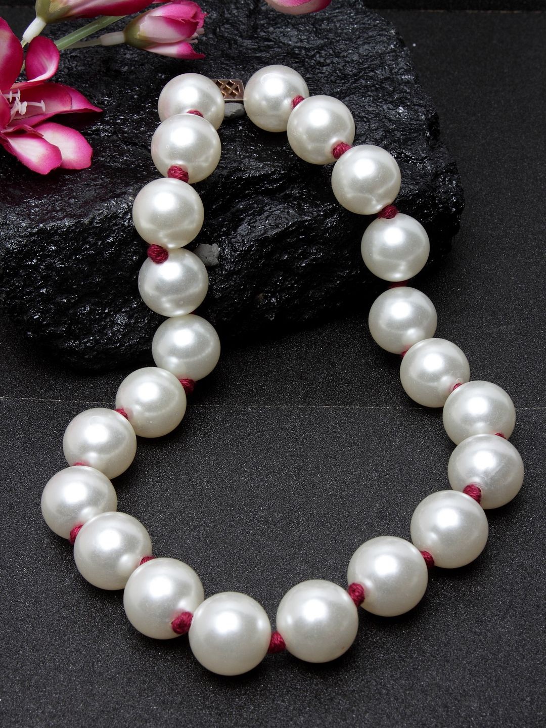 

DUGRISTYLE Gold-Plated Pearls Beaded Minimal Necklace, White