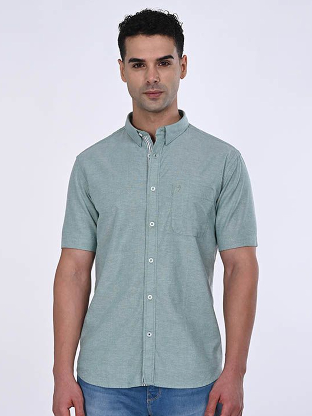 

Indian Terrain Men Classic Fit Spread Collar Solid Cotton Casual Shirt, Green