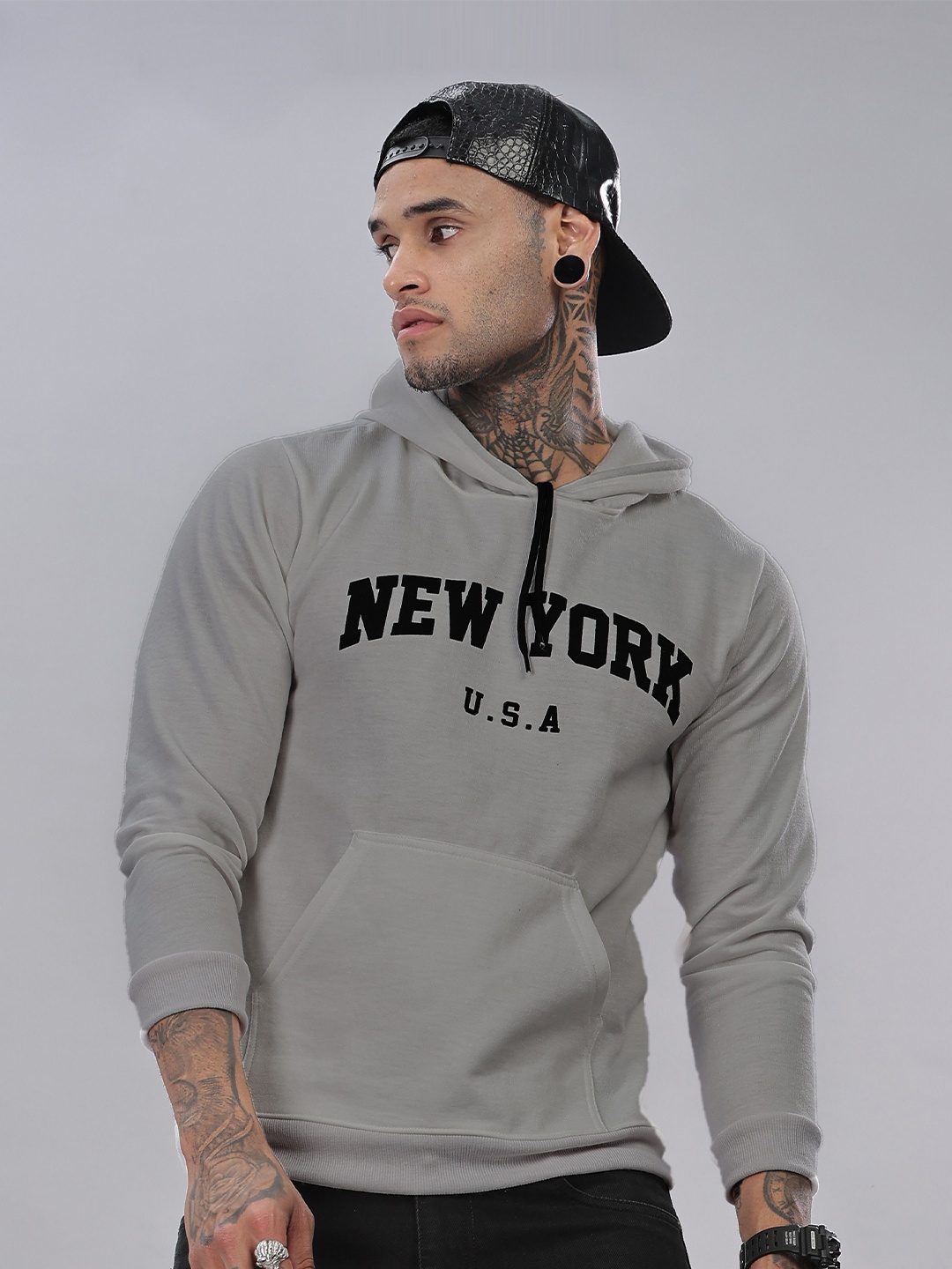 

FABRIPPLE Men Printed Hooded Pullover Sweatshirt, Grey
