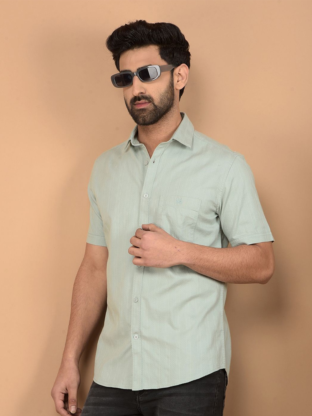 

Crimsoune Club Men Classic Slim Fit Spread Collar Textured Cotton Casual Shirt, Sea green