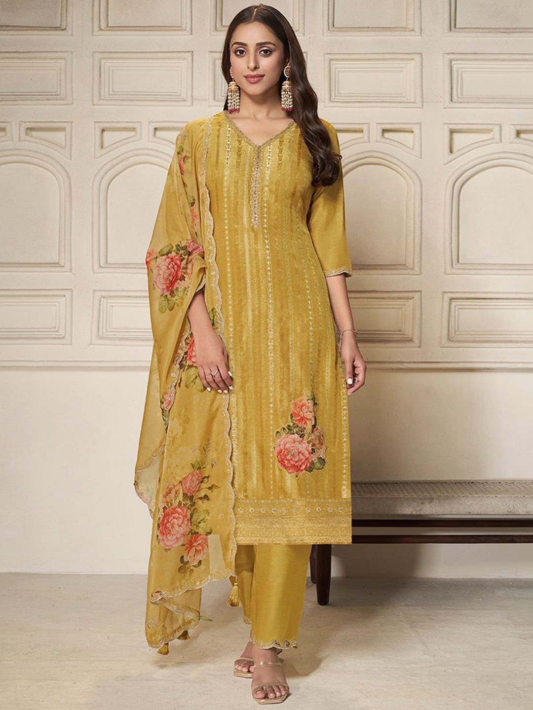 

Seerat Women Ethnic Motifs Embroidered Regular Patchwork Pure Silk Kurti with Trousers & With Dupatta, Yellow