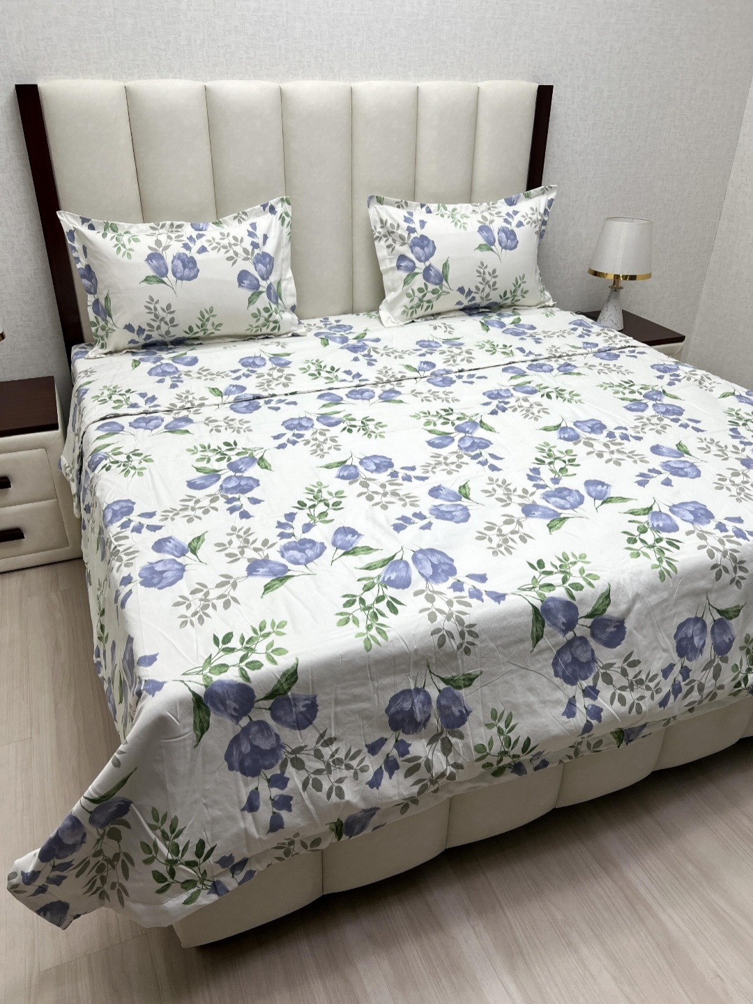 

Pure Decor White & Blue Floral Printed Fine Double King Size Bedding Set