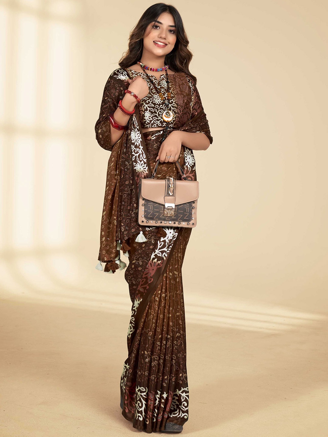 

DIVASTRI Floral Printed Saree, Brown