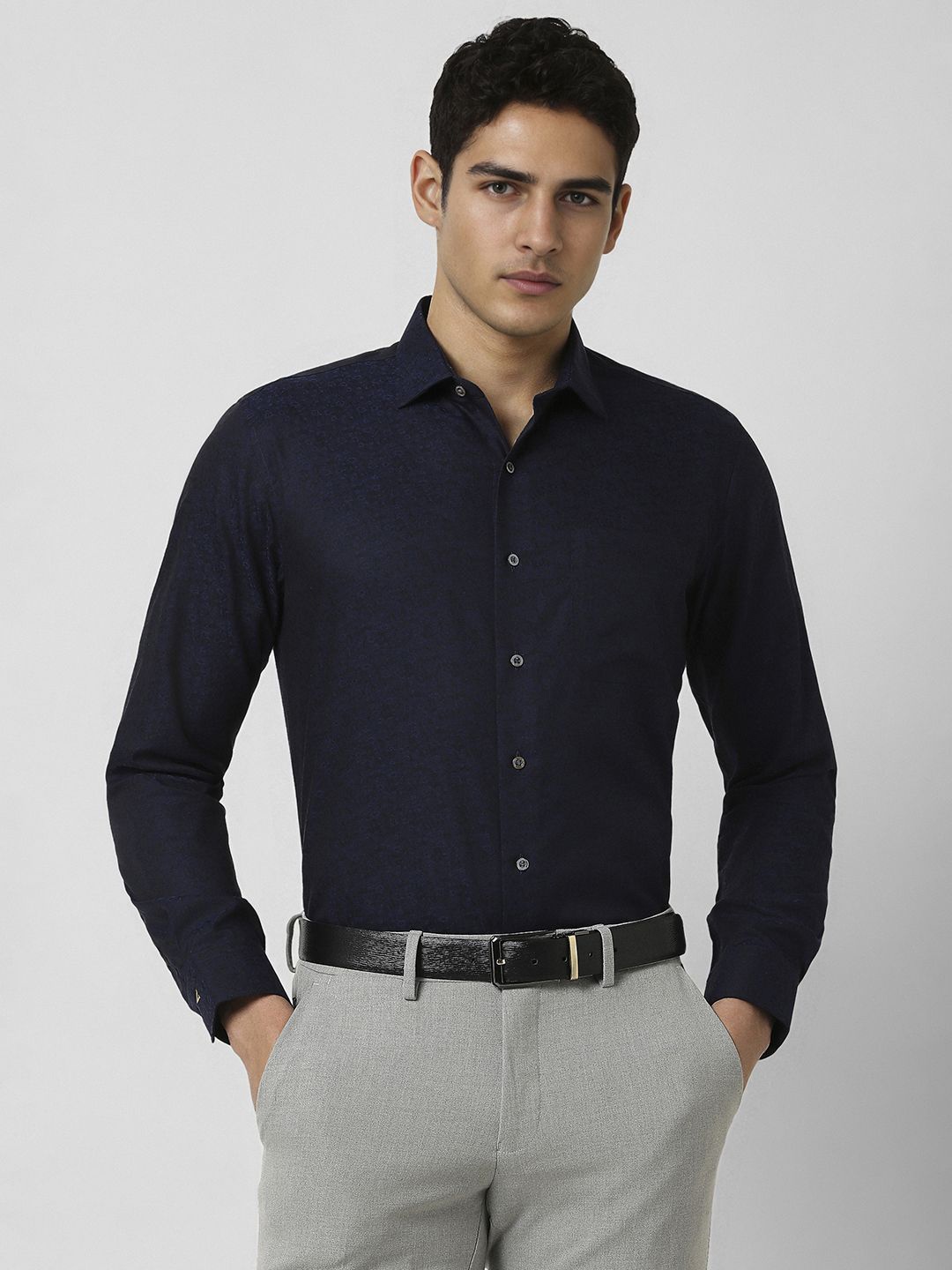 

Van Heusen Men Slim Fit Spread Collar Floral Printed Cotton Formal Shirt, Navy blue