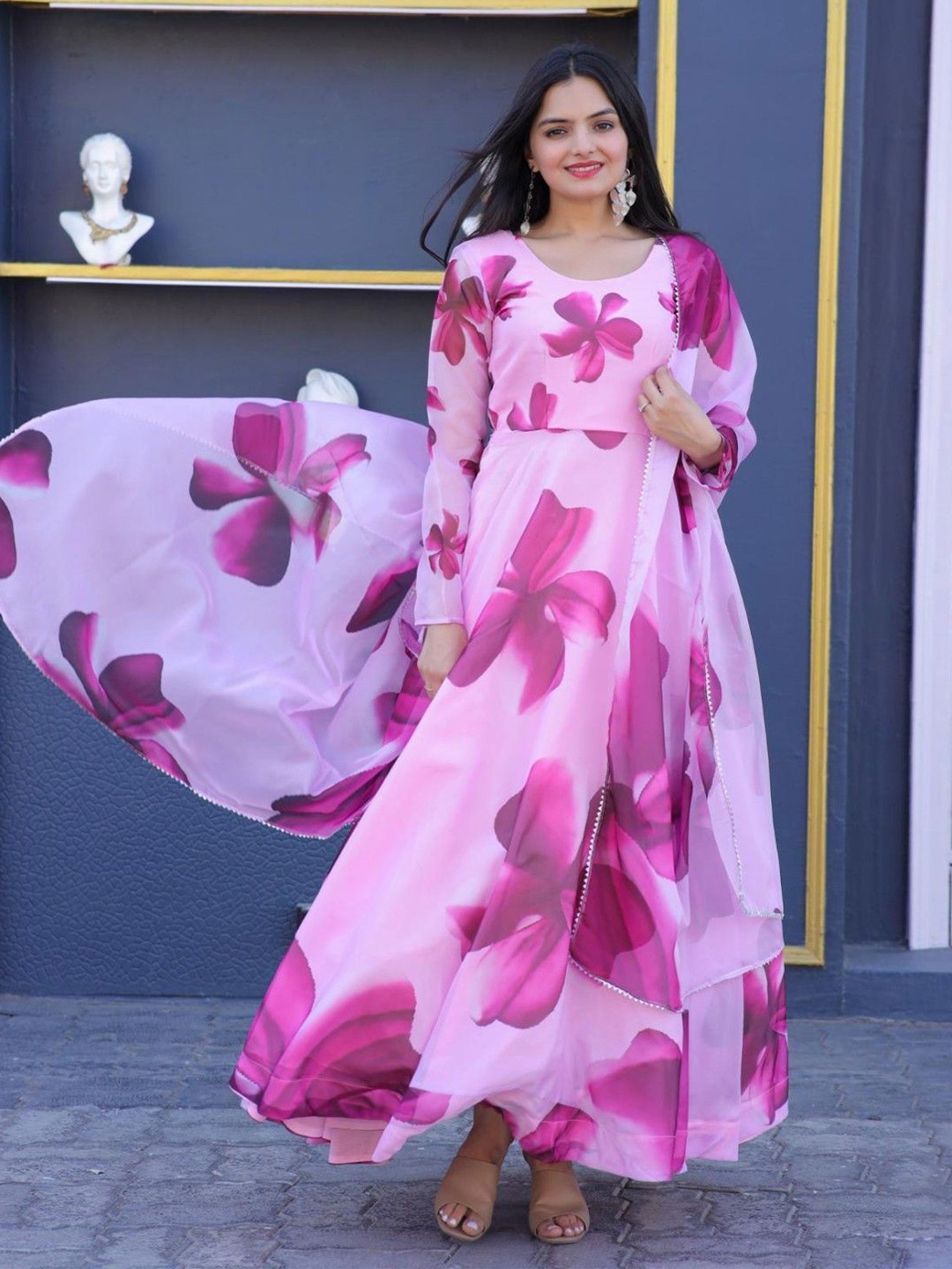 

Krunal Raiyani Printed Maxi Dress & Dupatta, Pink