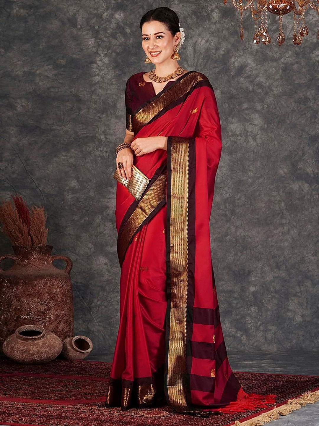 

HMP Fashion Floral Paithani Saree, Red