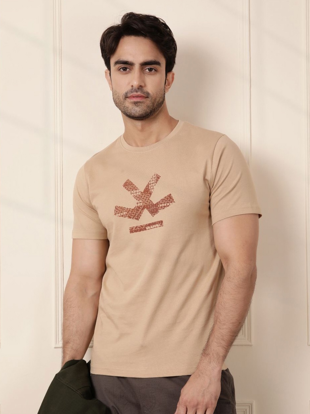 

WROGN Men Graphic Printed Round Neck Cotton Slim Fit T-shirt, Beige