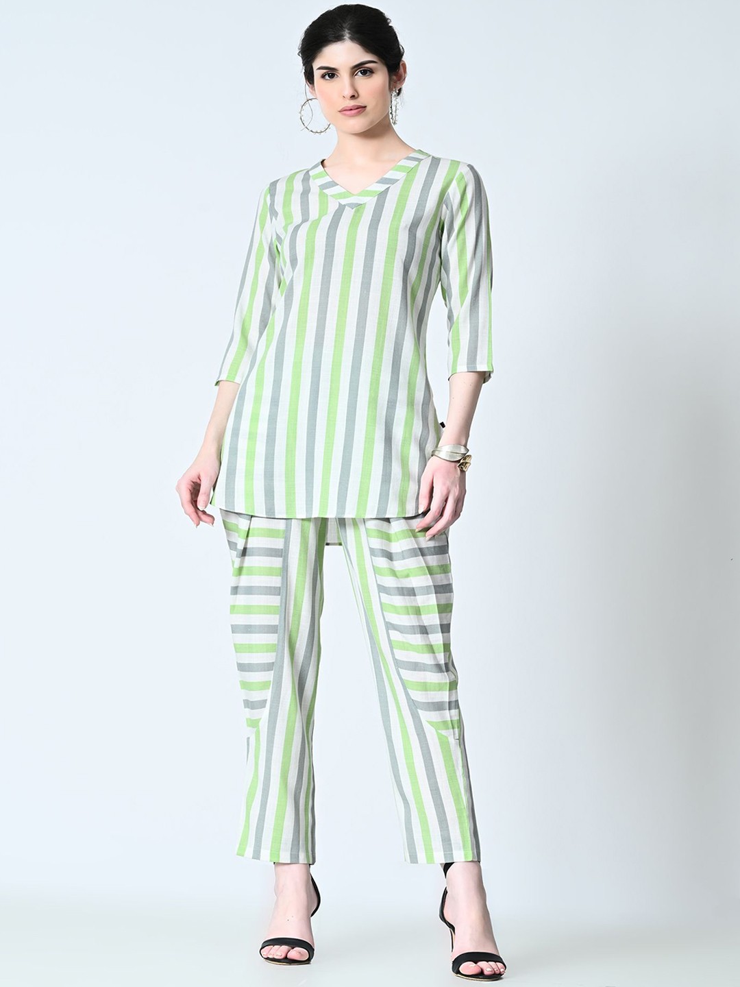 

VAPPSYAM Striped Organic Cotton V-Neck Straight Kurta With Trousers, White