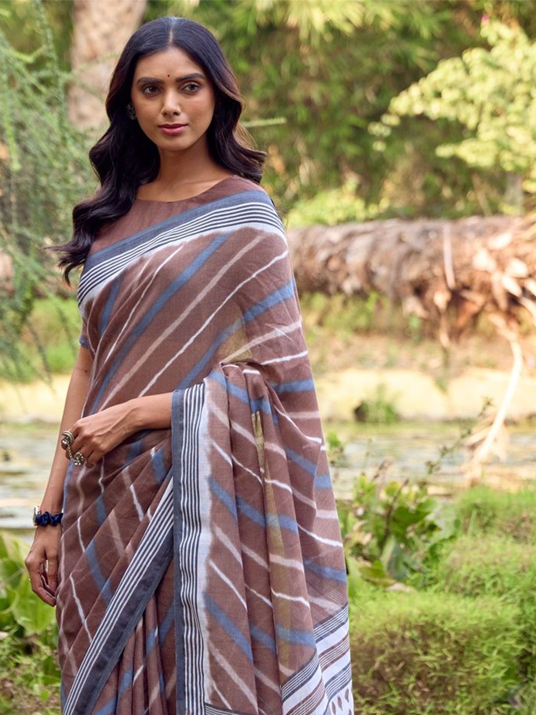 

CHUDIYA Leheriya Pure Linen Saree, Brown