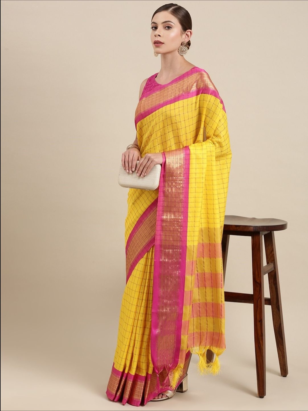 

DIVASTRI Checked Woven Design Zari Saree, Yellow