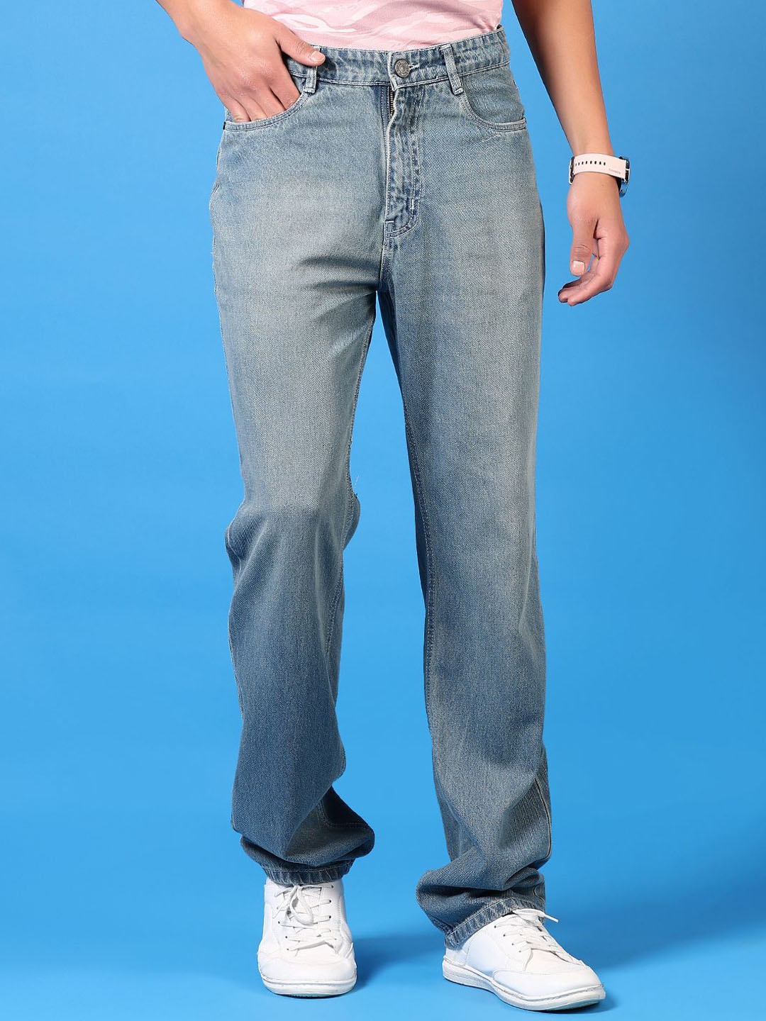 

V-Mart Men Regular Fit Mid-Rise Light Fade Jeans, Blue