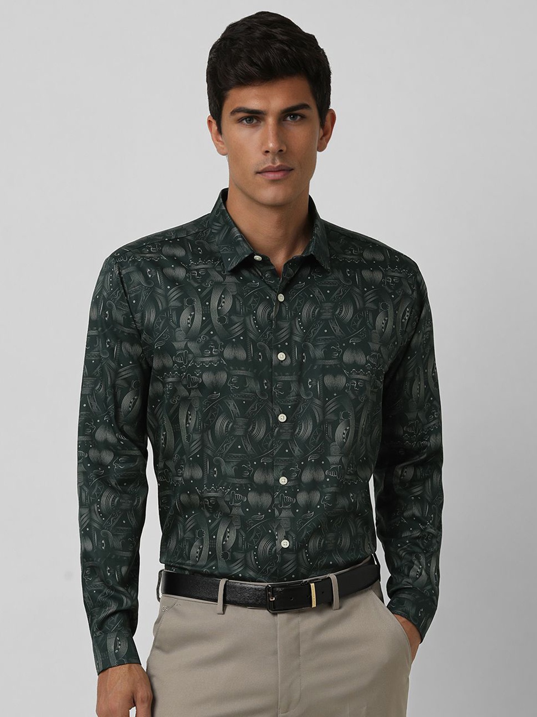 

V Dot Men Slim Fit Spread Collar Abstract Printed Cotton Casual Shirt, Green