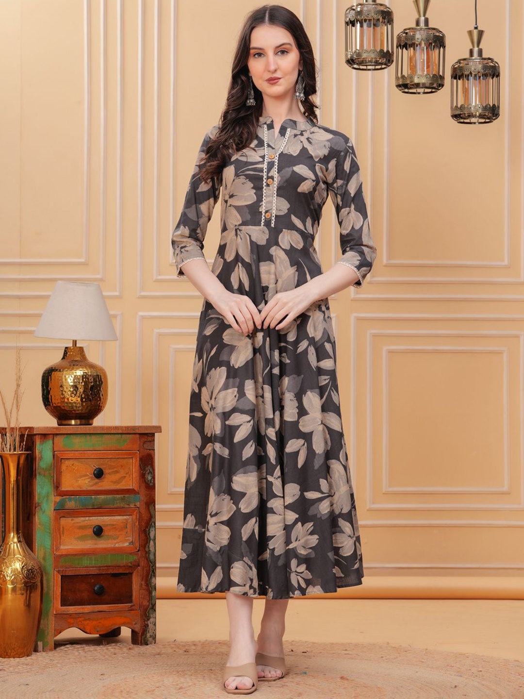 

Da Vastraagaar Floral Printed Mandarin Collar Pure Cotton Anarkali Kurta, Grey