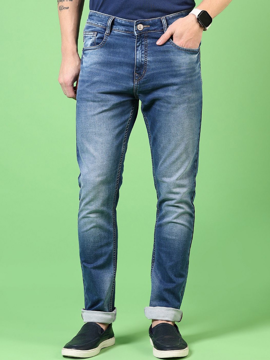 

V-Mart Men Regular Fit Mid-Rise Light Fade Cotton Jeans, Blue