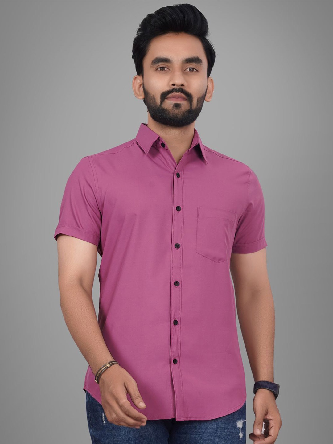 

Metronaut Men Regular Fit Spread Collar Solid Cotton Casual Shirt, Magenta