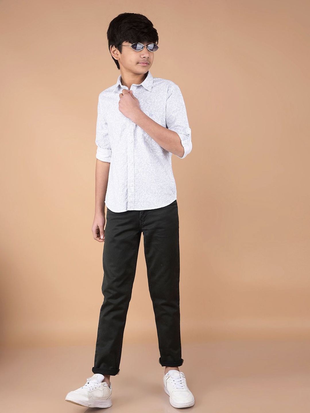 

Crimsoune Club Boys Classic Fit Spread Collar Floral Printed Cotton Casual Shirt, White