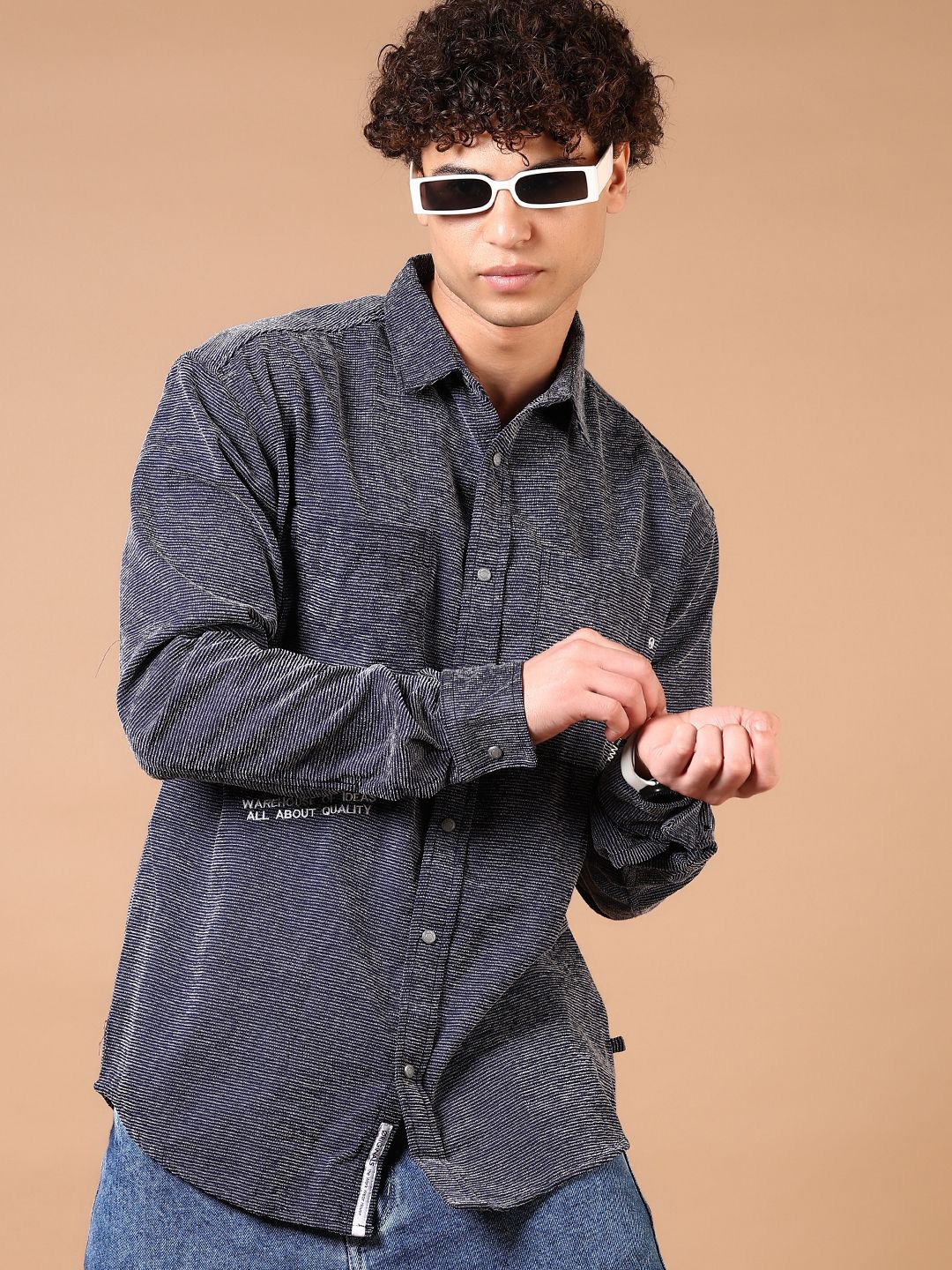 

V-Mart Men Spread Collar Textured Cotton Casual Shirt, Navy blue
