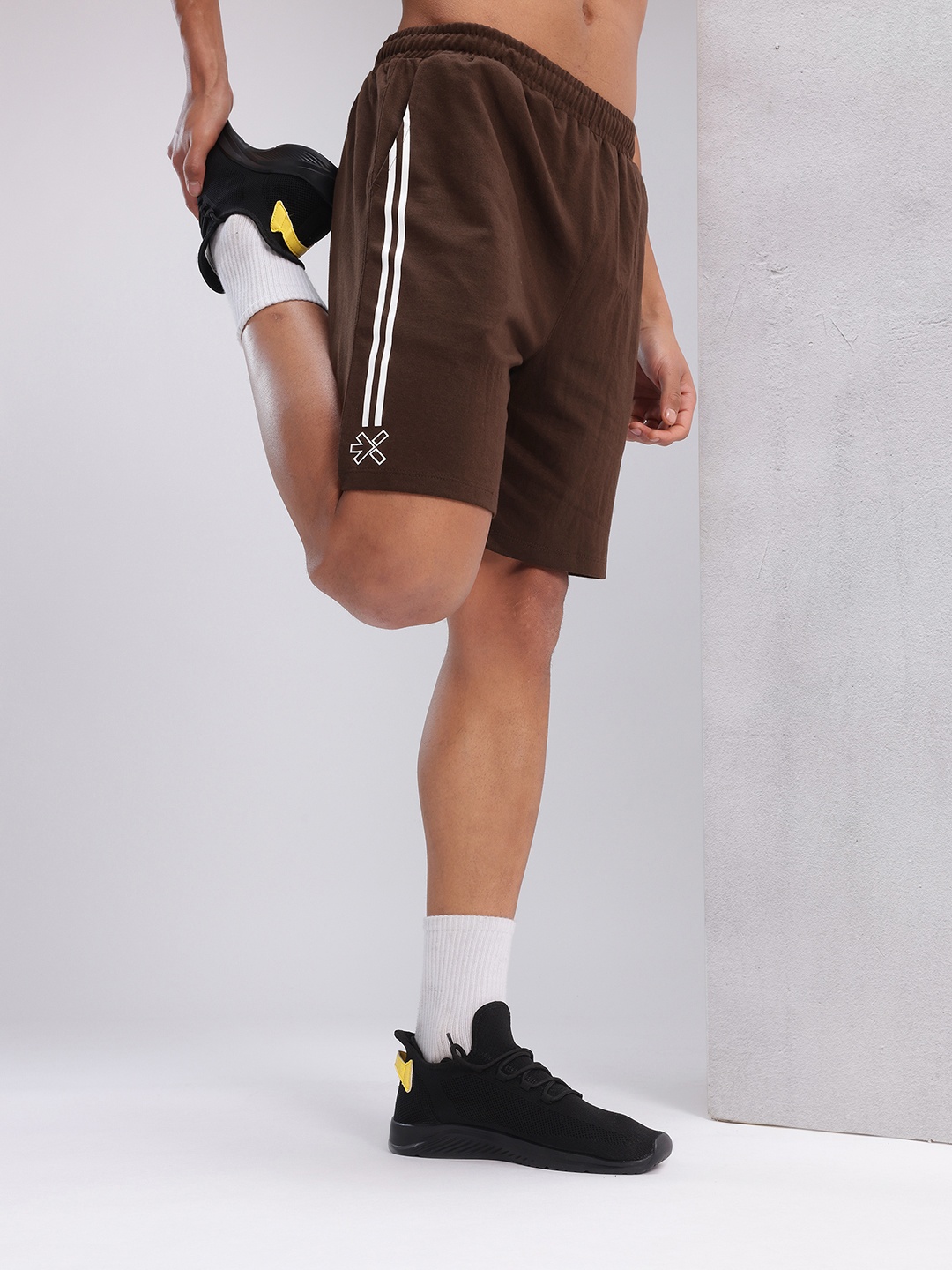 

HRX by Hrithik Roshan Men Mid-Rise Training Shorts with Side-Taping, Brown