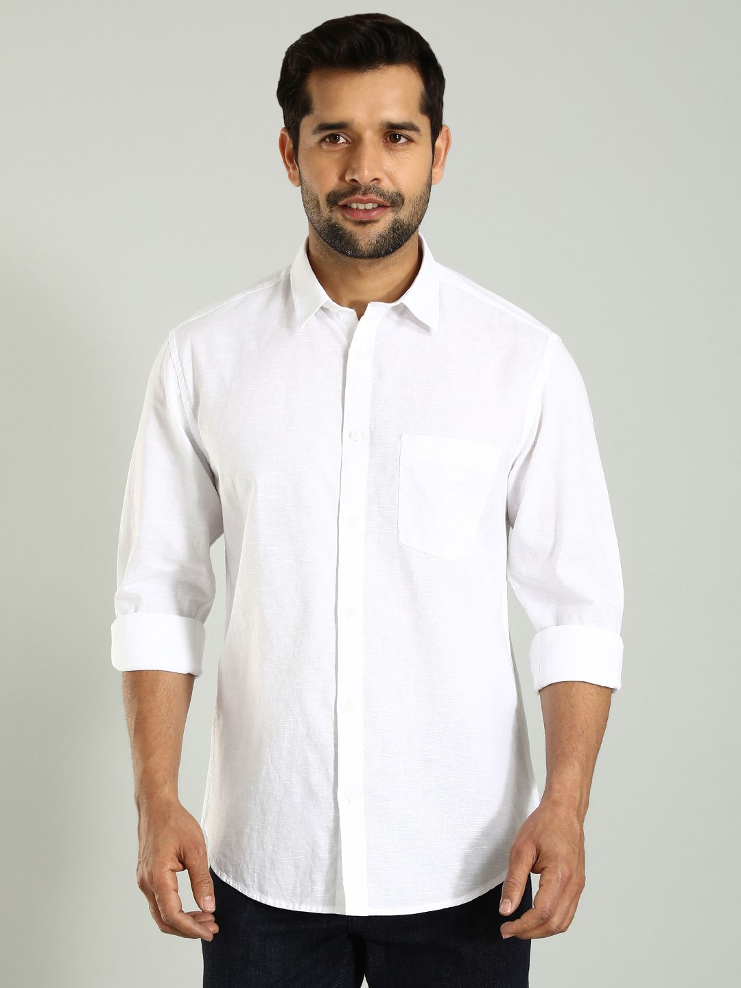 

Indian Terrain Men Classic Fit Spread Collar Solid Cotton Casual Shirt, White