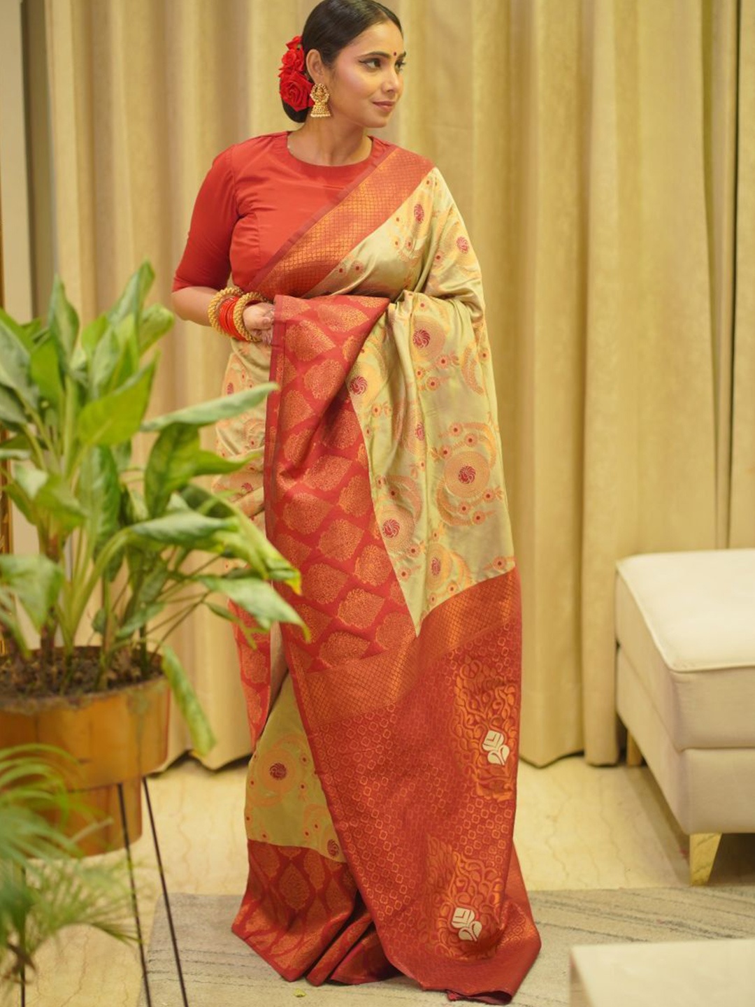 

Areca Designer Paisley Zari Designer Banarasi Saree, Cream