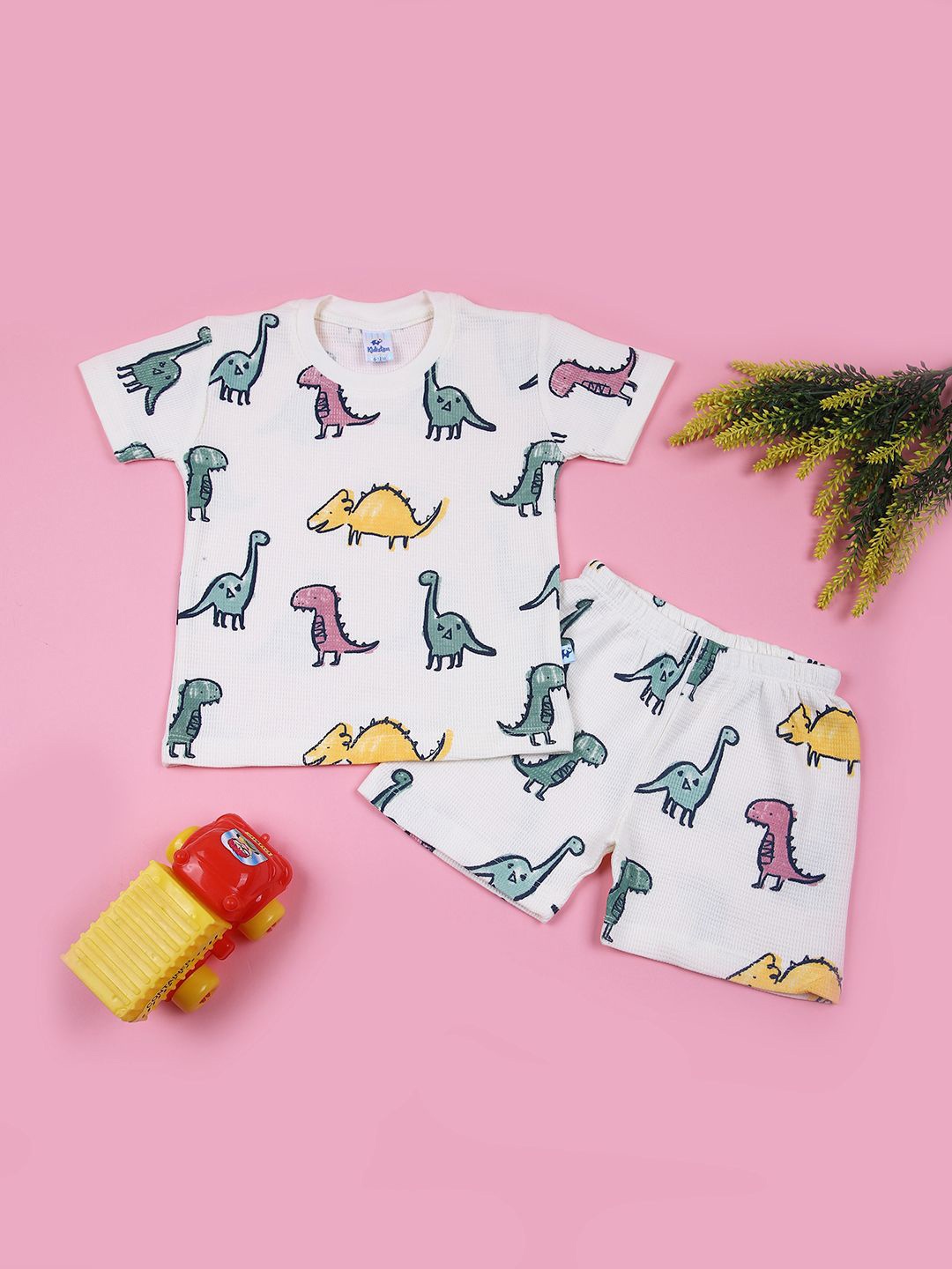 

V-Mart Infant Boys Printed T-shirt With Shorts, Off white