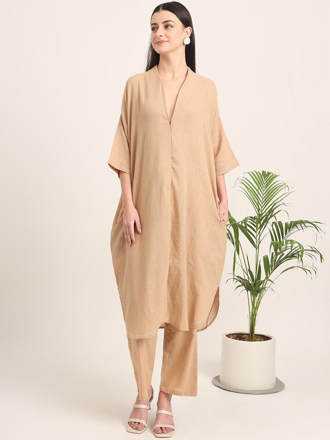 

Thevasa V Neck Pure Cotton Tunic & Trouser, Beige