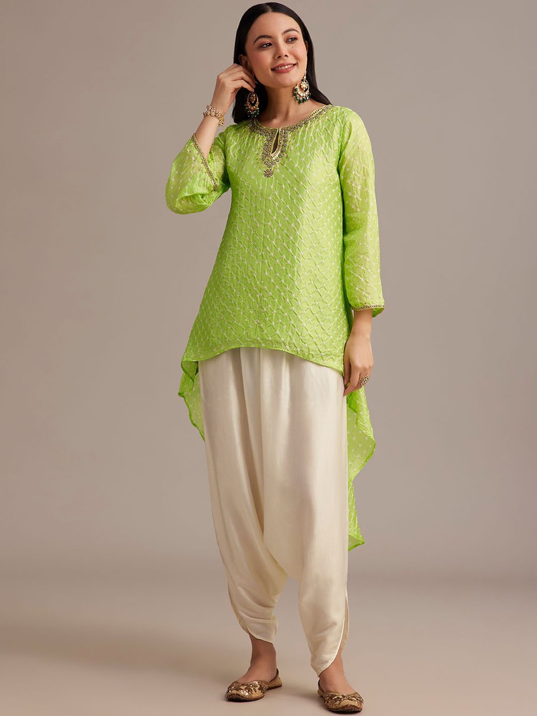 

KALKI Fashion Floral Embroidered Notch Neck Sequinned A-Line Kurta With Dhoti Pants, Green